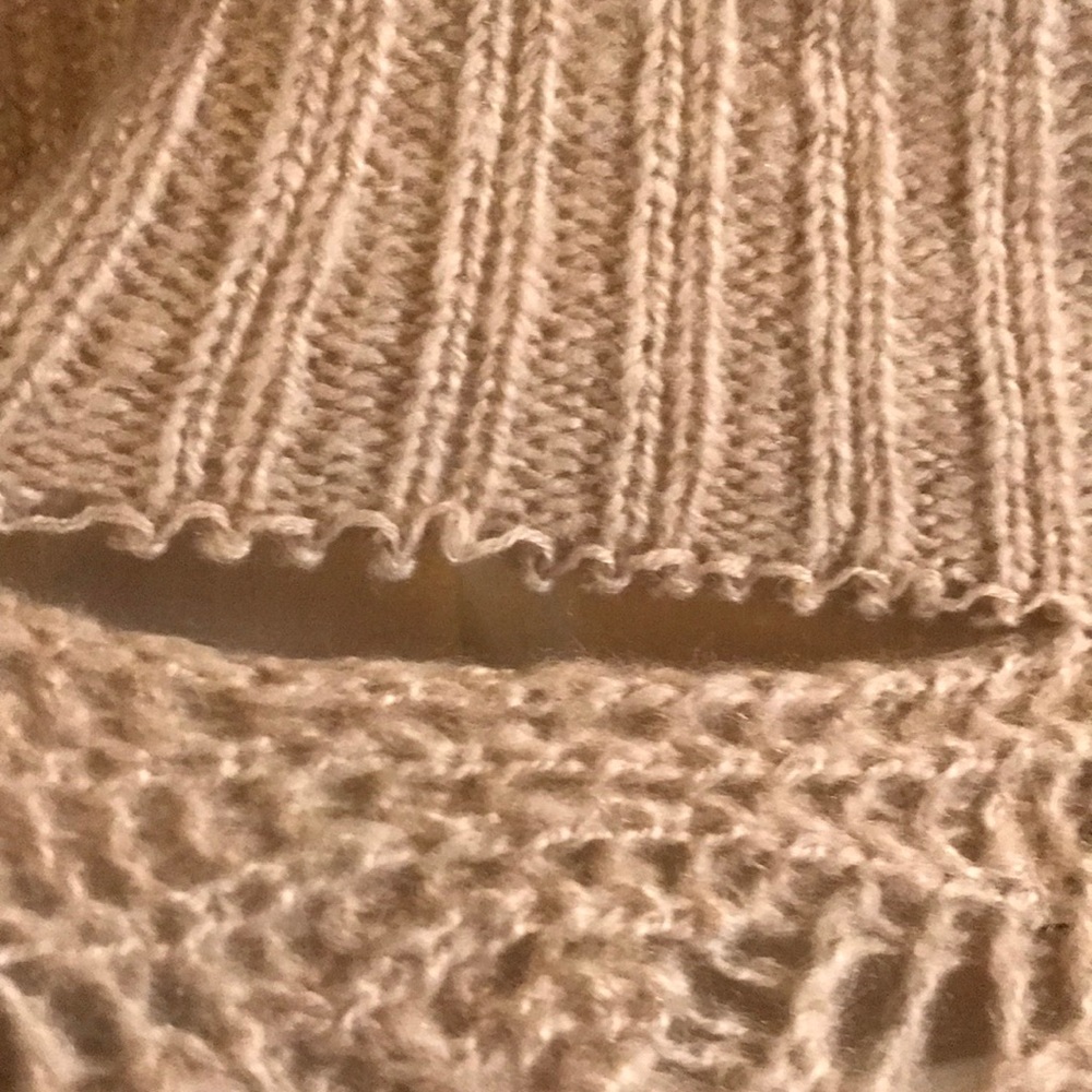 Poncho - Picture 4 of 4